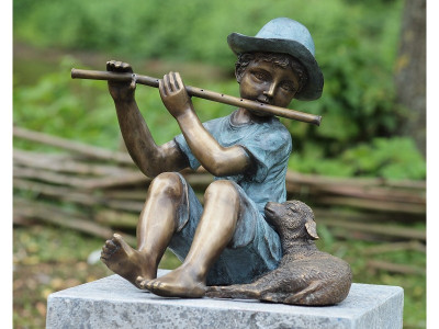 Flûtiste avec agneau - Statue en bronze