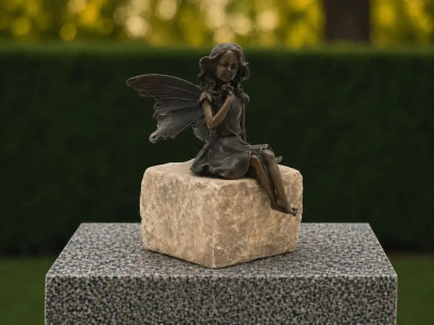Fée assise - Statue en bronze