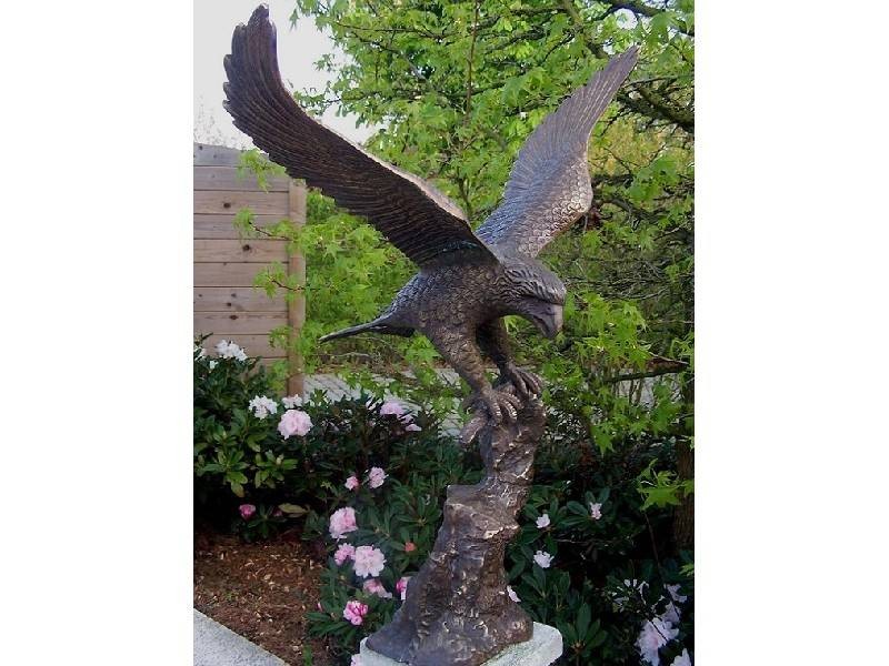 Statue en bronze : Aigle Ailes déployées