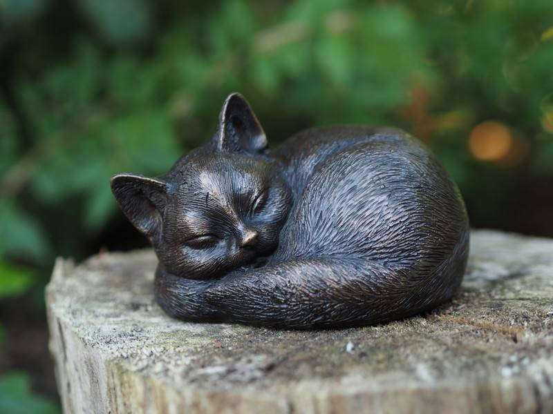 Statue en bronze : Chat qui Dort en Boule