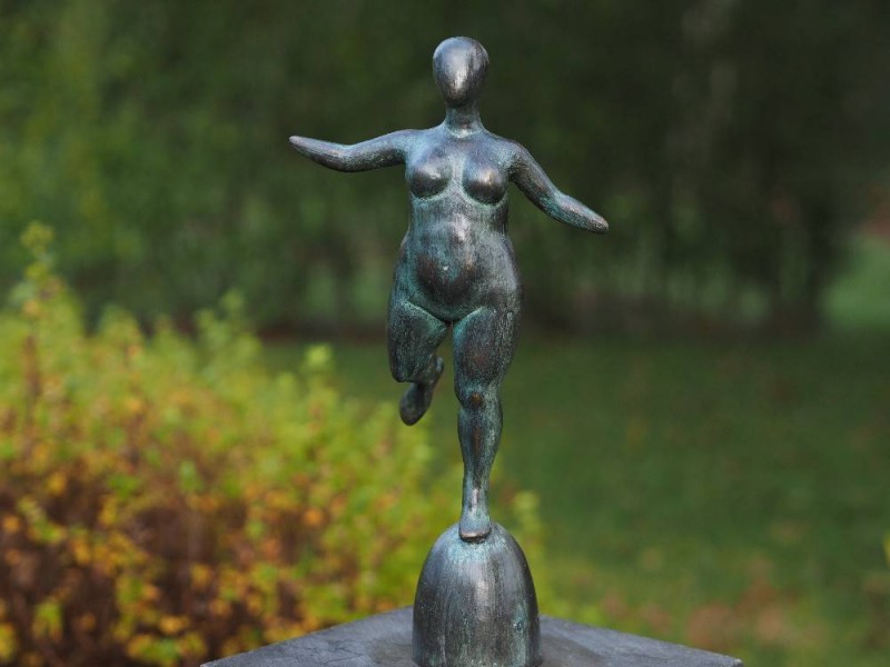 Statue en bronze : Nu Femme style Botero