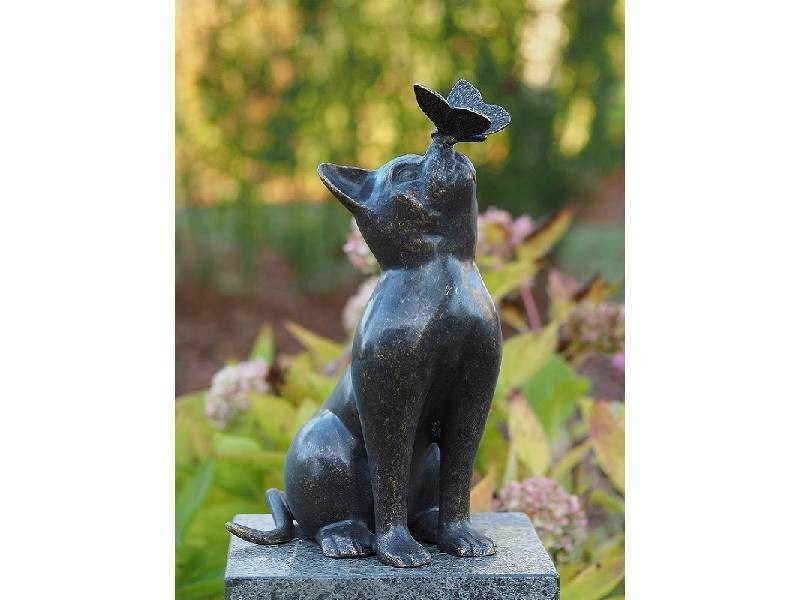 Statue en bronze : Chat avec papillon