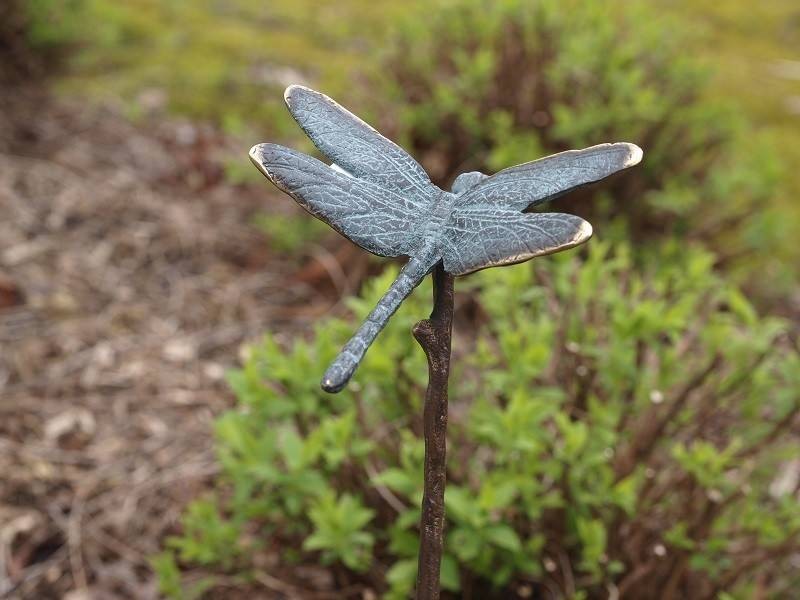 Statue en bronze : Petit libellule sur tige