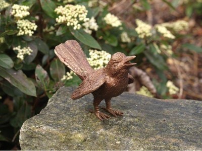 Statue Oiseau en Bronze – Un Souffle de Gaieté dans votre Déco