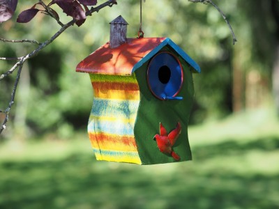 Décoration métal : Cabane à oiseau verte